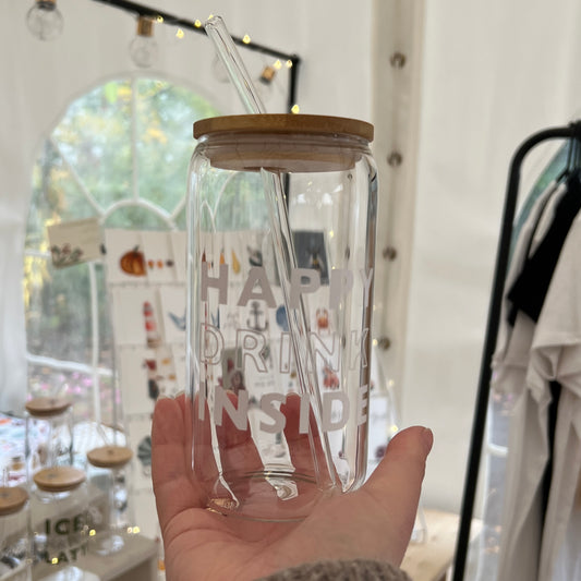 Trinkglas mit Bambusdeckel & Glasstrohhalm – „Happy drink Inside“ | Glas für Kaffee, Tee & Lieblingsgetränke